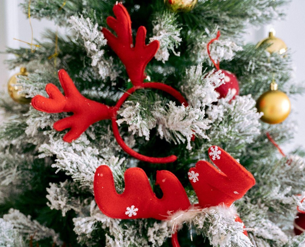 Your Holiday Look with Perfect Christmas Tree Skirts